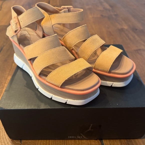 Sorel Tan Wedge Shoes with Sporty Design NWOT - Picture 1 of 10